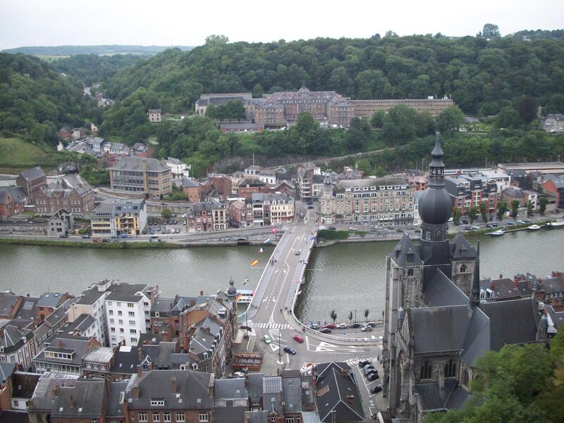 Widok z cytadeli w Dinant. Belgia.