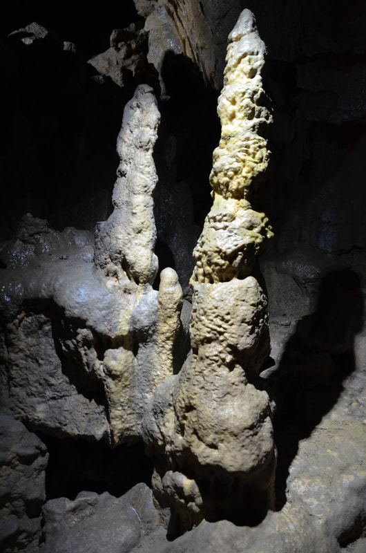 Jaskinia Remouchamps w Belgii. 