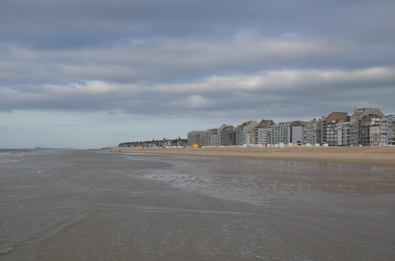 Plaża w Knokke Heist, nadmorskim kurorcie w Belgii.